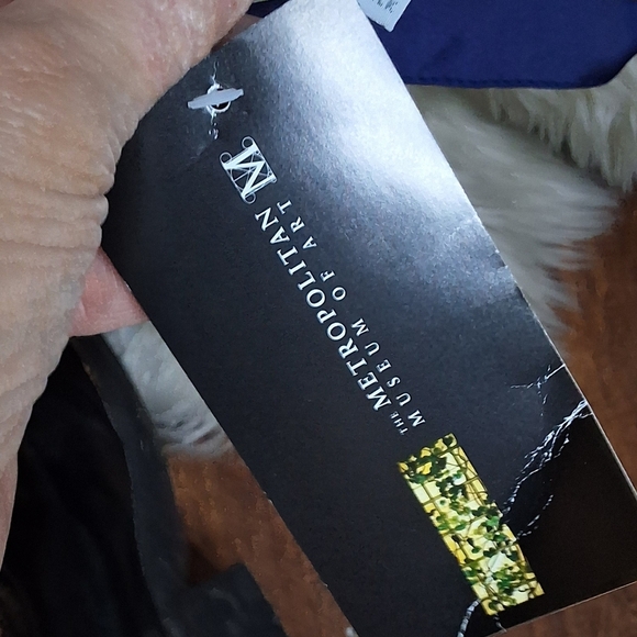 Louis Comfort Tiffany Stained Glass Metropolitan Museum Silk Scarf NWT - Picture 8 of 14